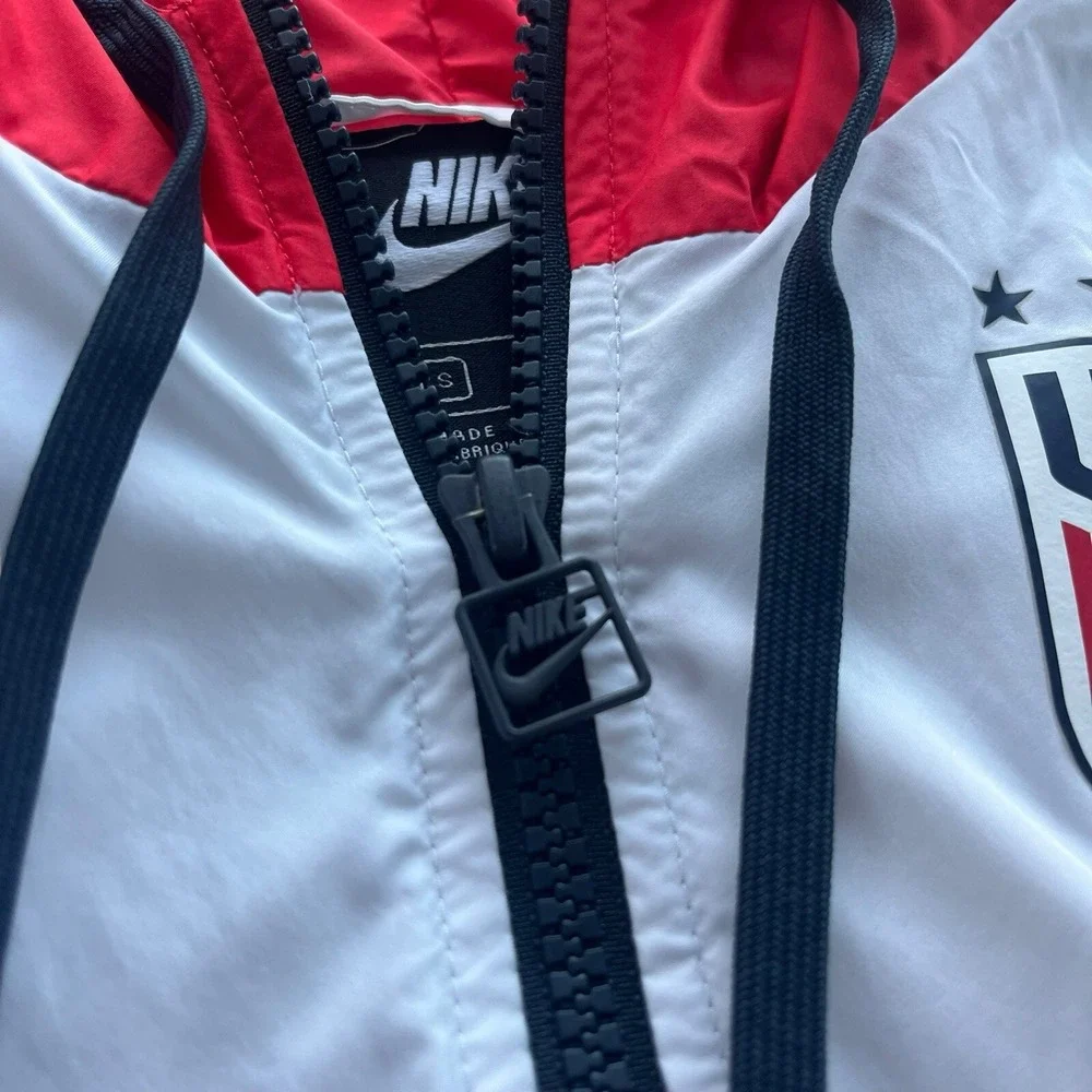 Nike Women S Red White Blue Team USA Soccer Windrunner FullZip Jacket CI8407-100